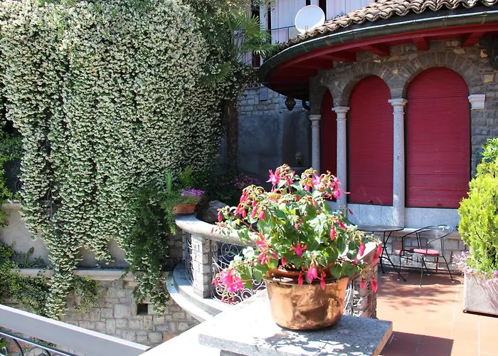 Barony Romantic Apartment *